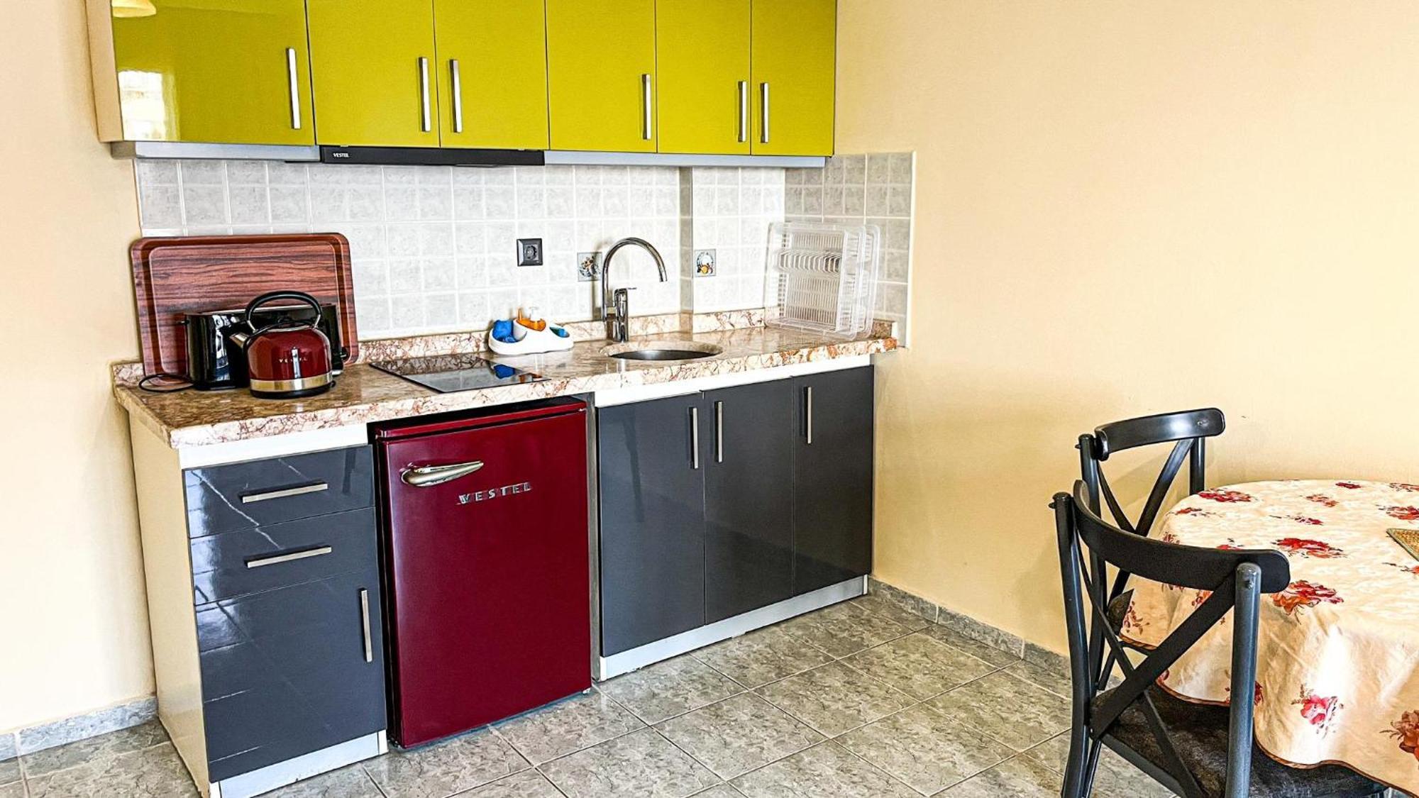 Ozlem 2 Apart Hotel Мармарис Екстериор снимка