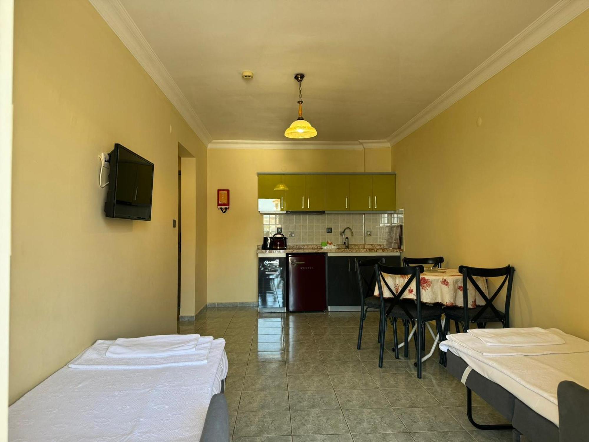 Ozlem 2 Apart Hotel Мармарис Екстериор снимка