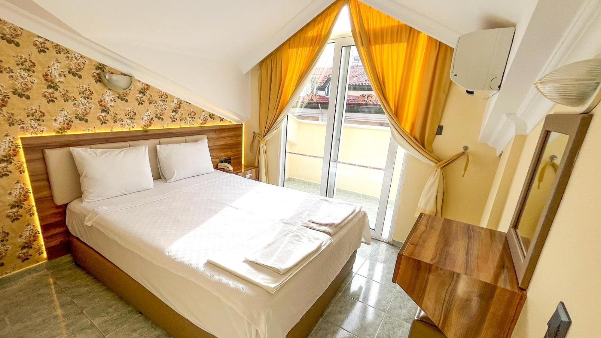Ozlem 2 Apart Hotel Мармарис Екстериор снимка