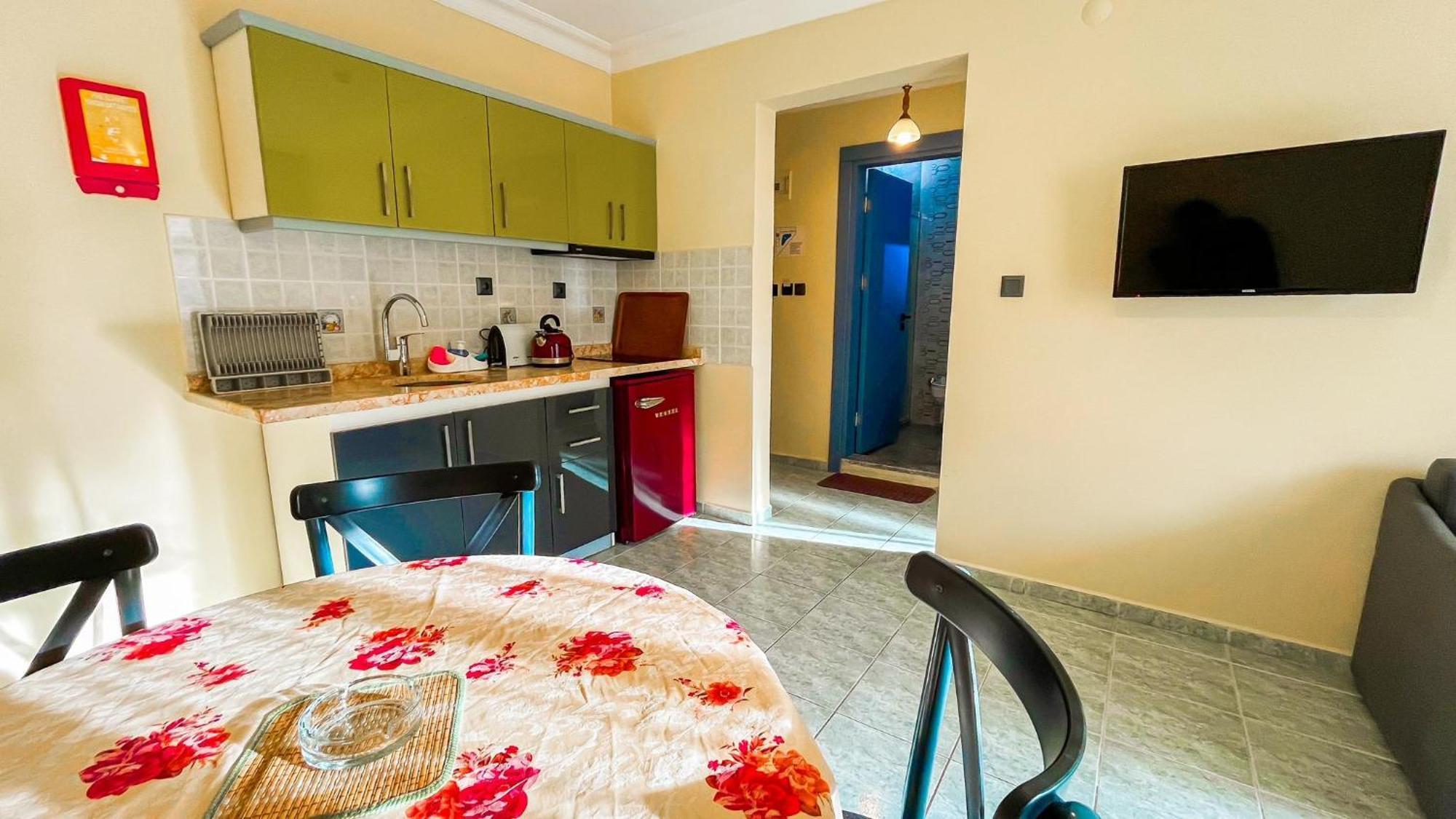 Ozlem 2 Apart Hotel Мармарис Екстериор снимка